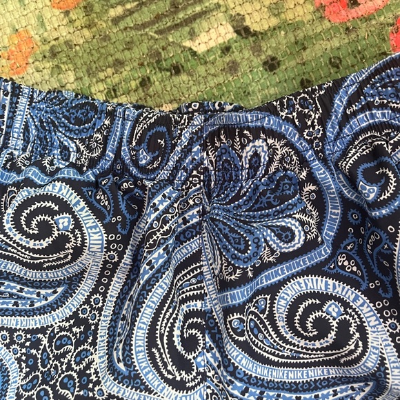 Nike Dri Fit Womens athletic shorts drawstring size XS paisley blue NWOT - Picture 3 of 4